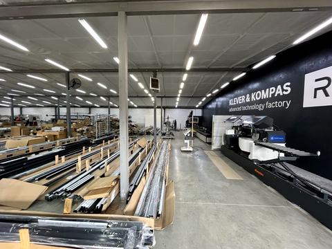 коммерческая по адресу Богдана Хмельницього, 26