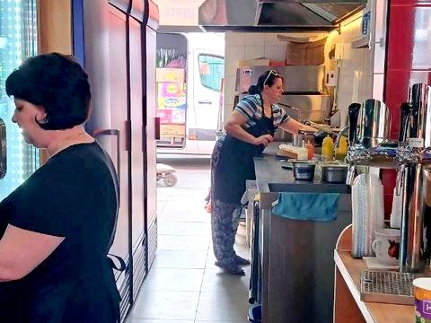 комерційна за адресою майдан Захисників України пл. (Повстання), 2