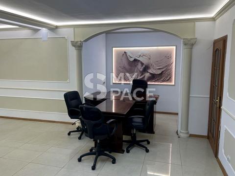 комерційна за адресою Ярославів Вал вул., 21-Г