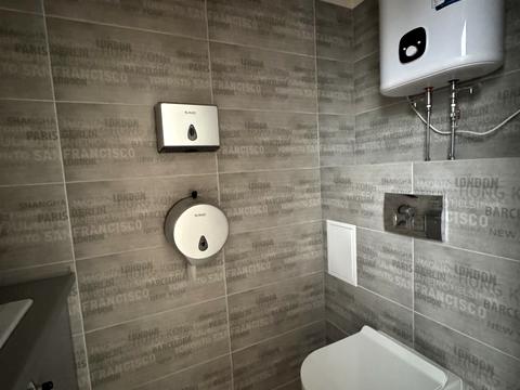 комерційна за адресою Паркова вул., 40