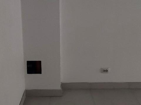 комерційна за адресою Героїв просп., 3