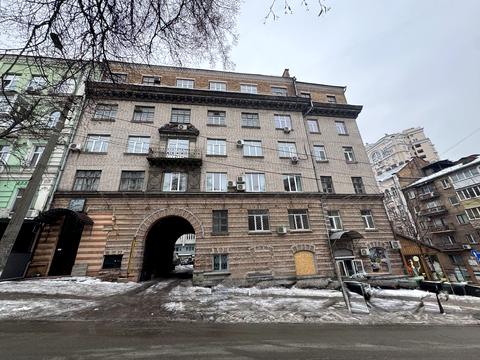 комерційна за адресою Олександра Кониського вул., 82-А