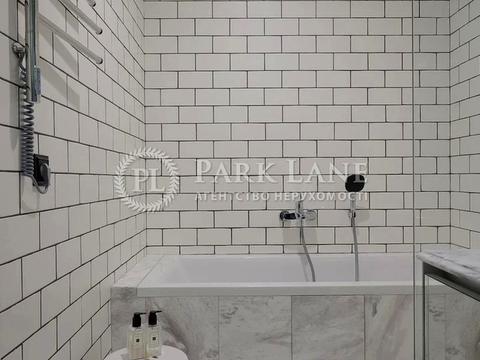 квартира за адресою Андрія Верхогляда вул. (Михайла Драгомирова), 19-Б