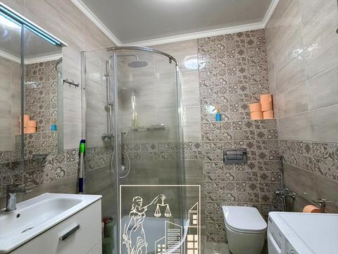 квартира по адресу Единства ул., 4