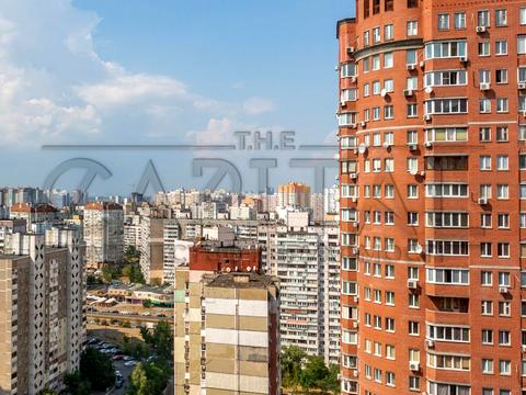 квартира за адресою Анни Ахматової вул., 13