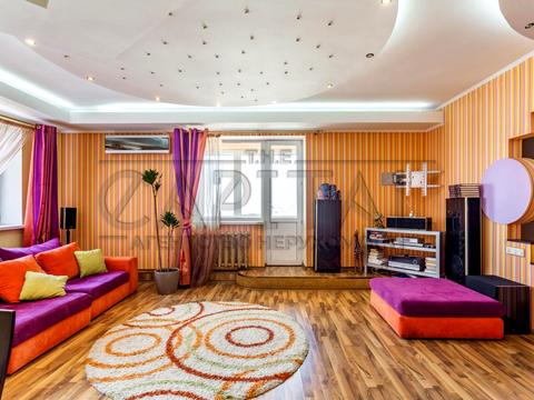 квартира за адресою Анни Ахматової вул., 13