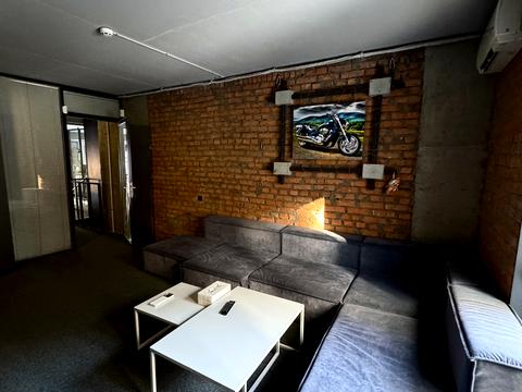 комерційна за адресою Академіка Філатова вул., 2/1