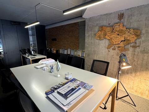 комерційна за адресою Академіка Філатова вул., 2/1