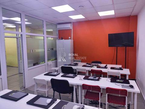 комерційна за адресою Академіка Глушкова просп., 31