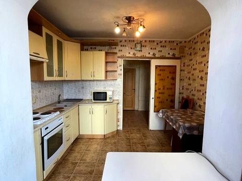 квартира по адресу Ревуцкого ул., 19/1