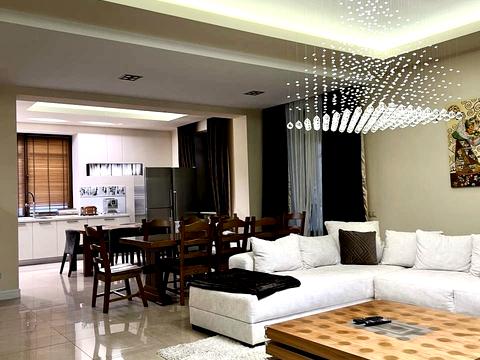 дом по адресу с. Лебедевка, Центральна, 5