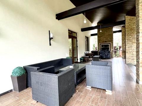 дом по адресу с. Лебедевка, Центральна, 5