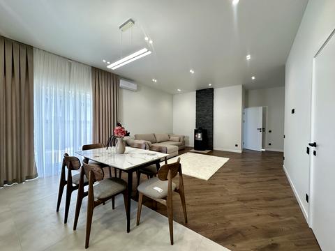 будинок за адресою Успішна, 10