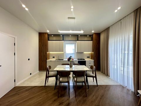 будинок за адресою Успішна, 10