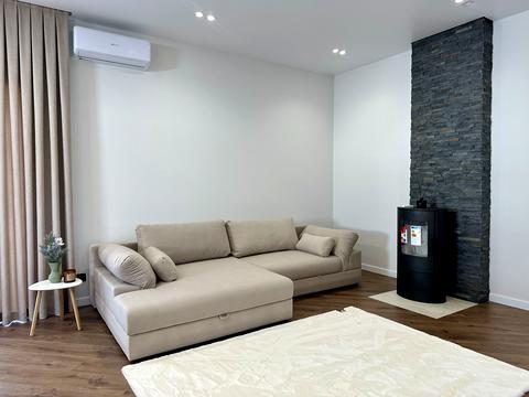 будинок за адресою Успішна, 10