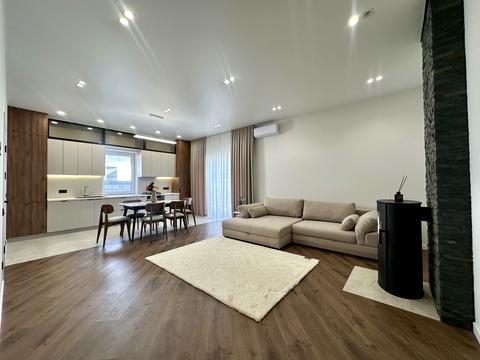 будинок за адресою Успішна, 10