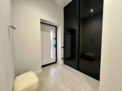 будинок за адресою Успішна, 10