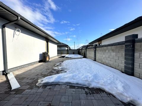 будинок за адресою Успішна, 10