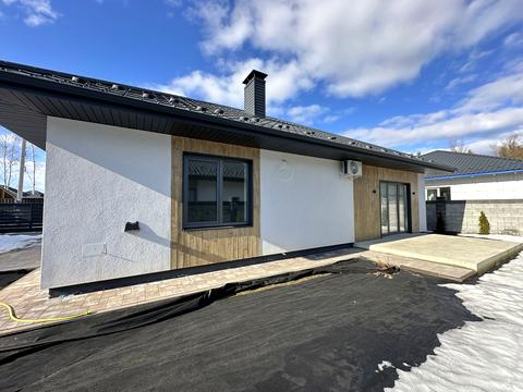 будинок за адресою Успішна, 10