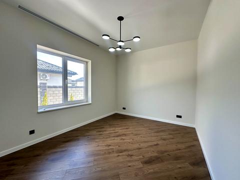 будинок за адресою Успішна, 10