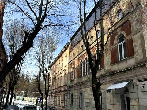 комерційна за адресою Олекси Новаківського вул., 3