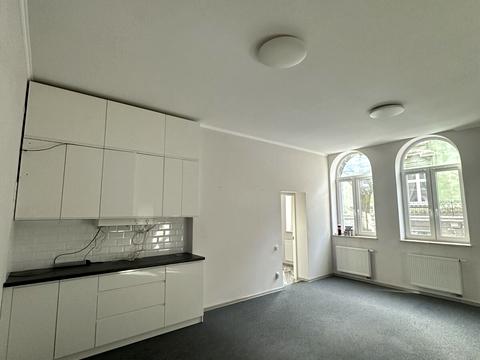 комерційна за адресою Олекси Новаківського вул., 3