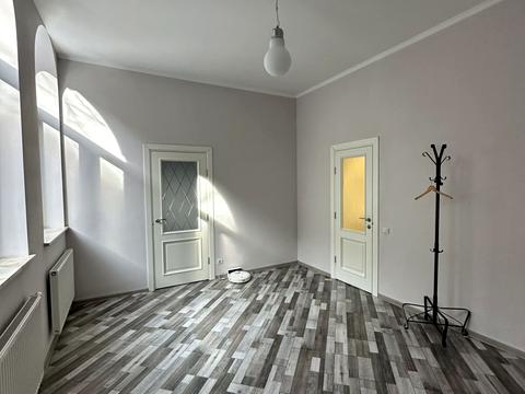 комерційна за адресою Олекси Новаківського вул., 3