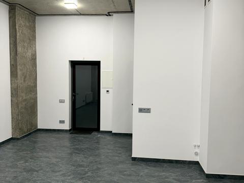 комерційна за адресою Рівненська вул., 4