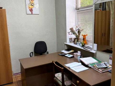 комерційна за адресою Кам'янецька вул., 75