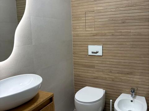 комерційна за адресою Зарічанська вул., 26/1