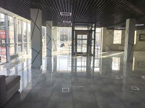 комерційна за адресою Зарічанська вул., 18