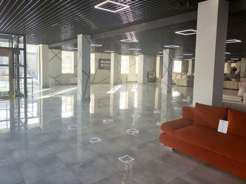 комерційна за адресою Зарічанська вул., 18