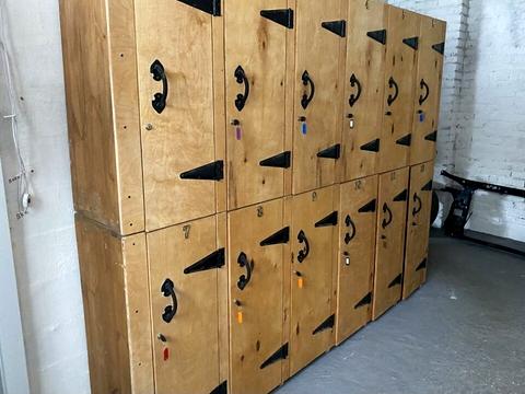 комерційна за адресою Львівське шосе, 10