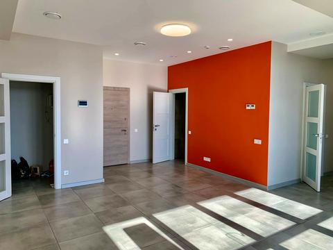 комерційна за адресою Мечникова вул., 11