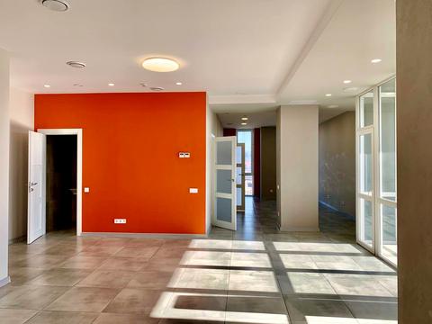 комерційна за адресою Мечникова вул., 11