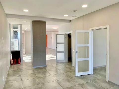 комерційна за адресою Мечникова вул., 11