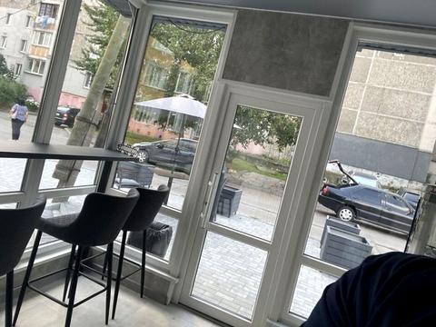 комерційна за адресою Івана Франка вул., 2