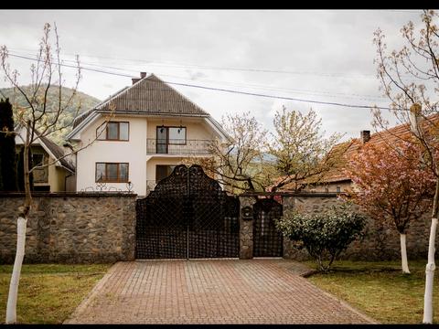 будинок за адресою Толстого