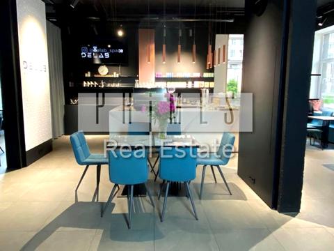 комерційна за адресою Андрія Верхогляда вул. (Михайла Драгомирова), 17