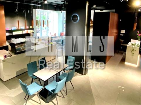 комерційна за адресою Андрія Верхогляда вул. (Михайла Драгомирова), 17