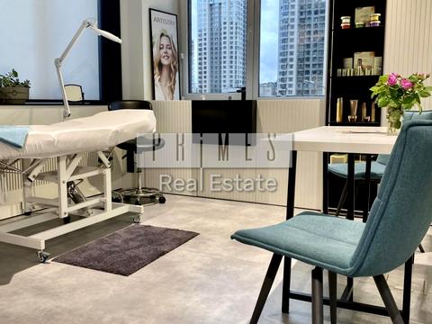 комерційна за адресою Андрія Верхогляда вул. (Михайла Драгомирова), 17