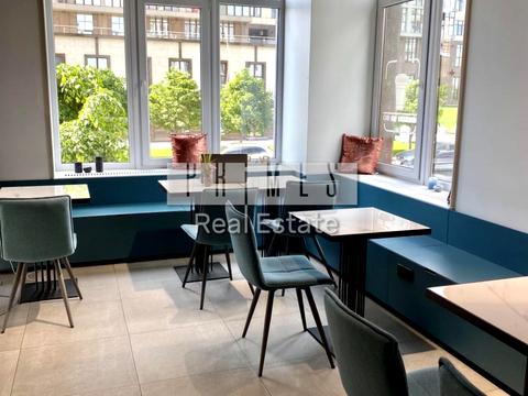 комерційна за адресою Андрія Верхогляда вул. (Михайла Драгомирова), 17