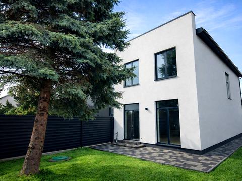 будинок за адресою Андрія Малишка вул. (Льва Толстого), 16