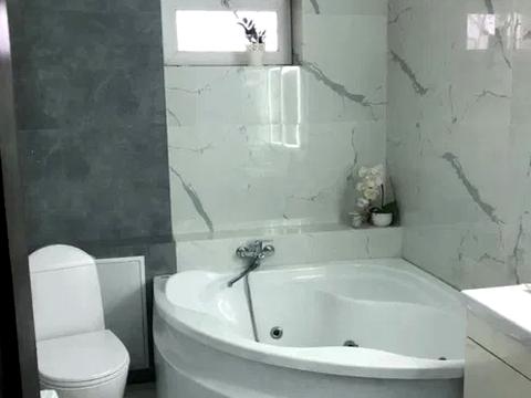 будинок за адресою Театральна вул. (Леніна), 12