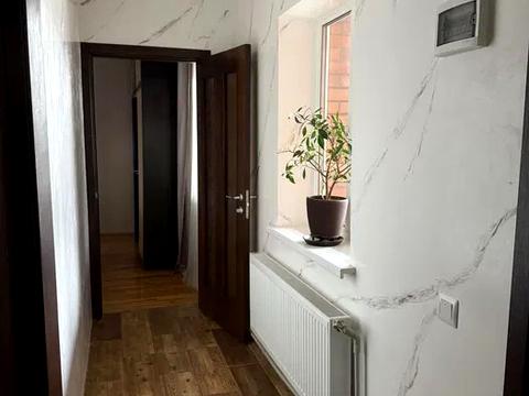 будинок за адресою Театральна вул. (Леніна), 12