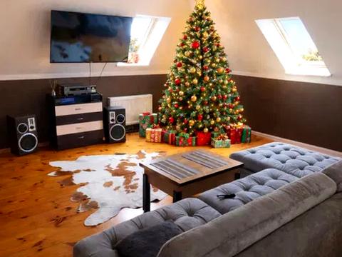 будинок за адресою Театральна вул. (Леніна), 12