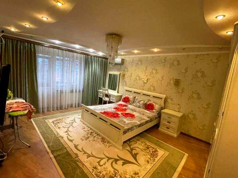 квартира по адресу Филиппа Орлика ул. (Паризької Комуни), 26