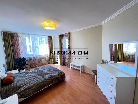 квартира за адресою Срібнокільська вул., 1