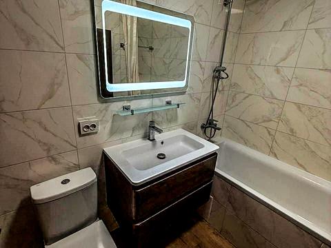 квартира за адресою Тролейбусна вул., 5Б