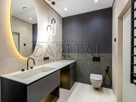 комерційна за адресою Київська вул., 142